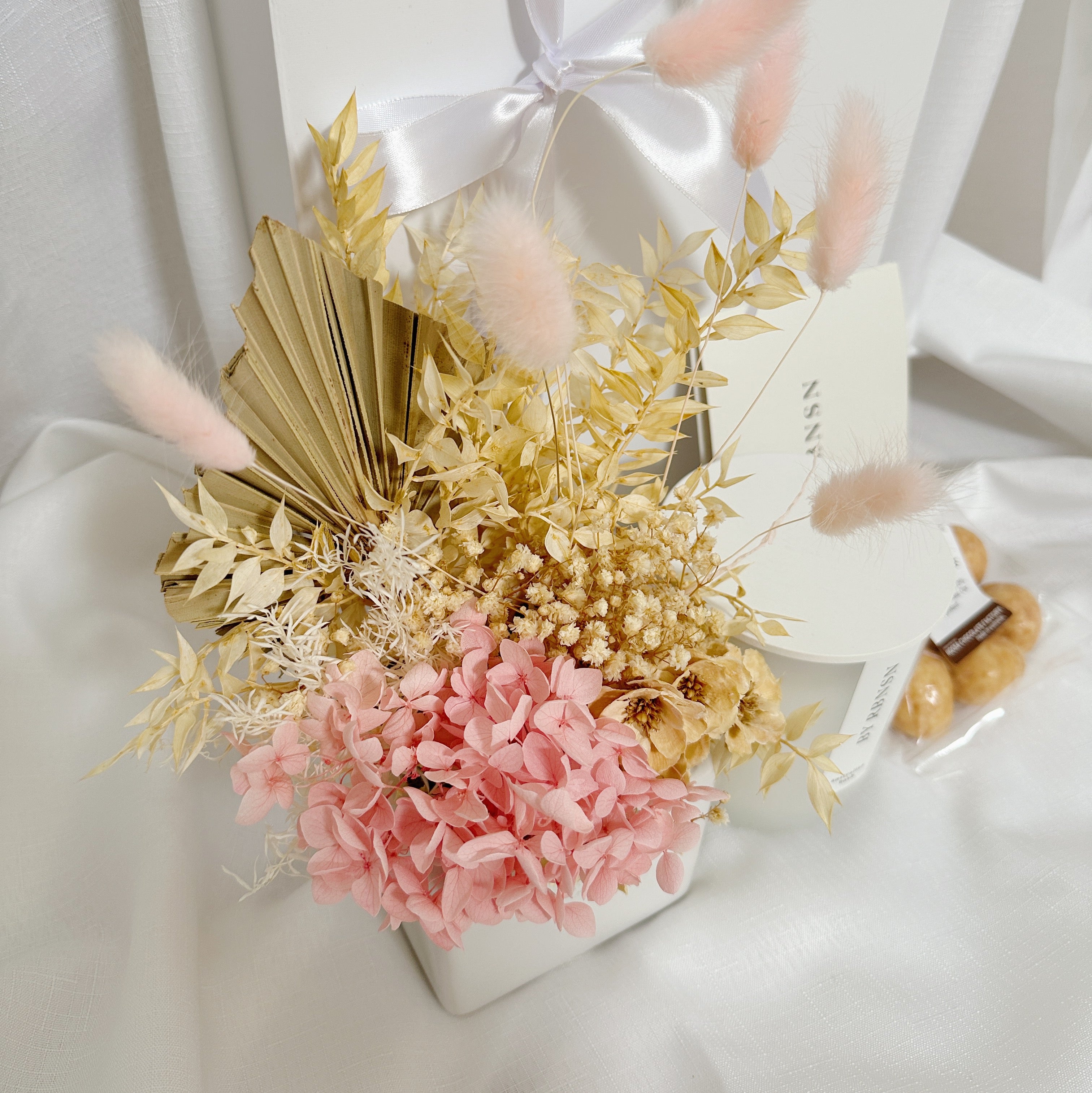 Dried flowers and candle gift hamper