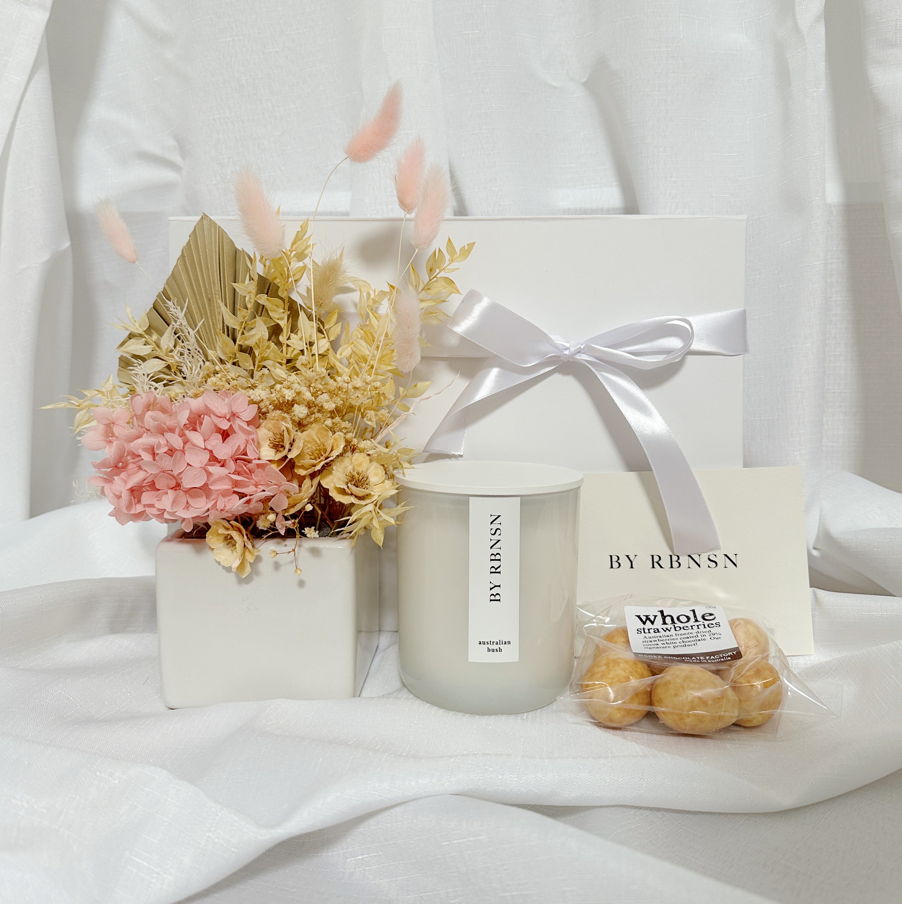 Dried flowers and candle gift hamper